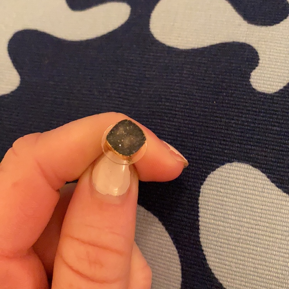 Gray geode studs - Picture 2 of 2